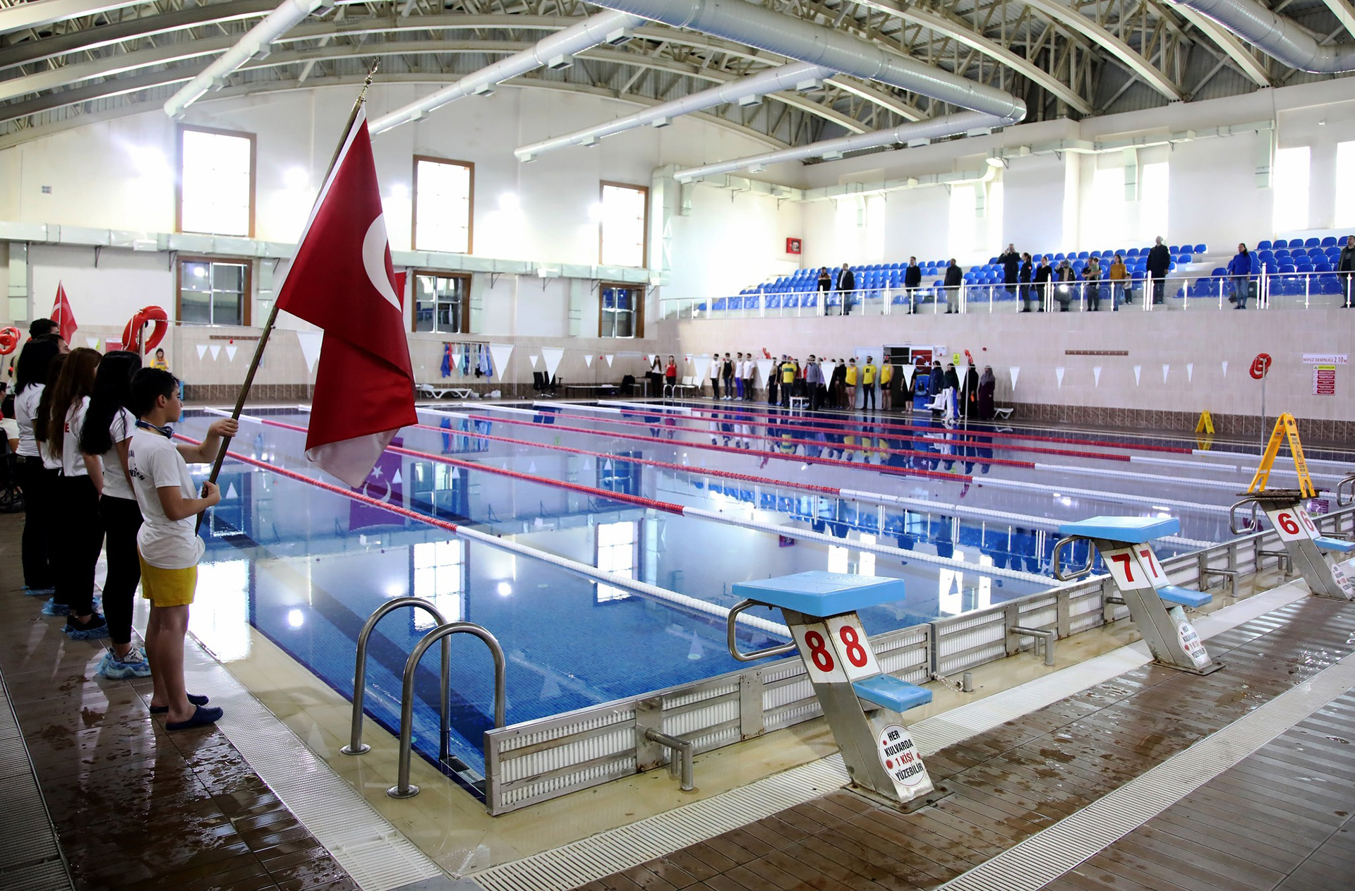 Ağrı İbrahim Çeçen Yarı Olimpik Yüzme Havuzu